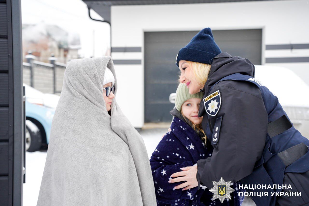 Повреждены дома и инфраструктура, есть погибший и раненые: войска РФ атаковали Ровенскую и Хмельницкую области. Фото