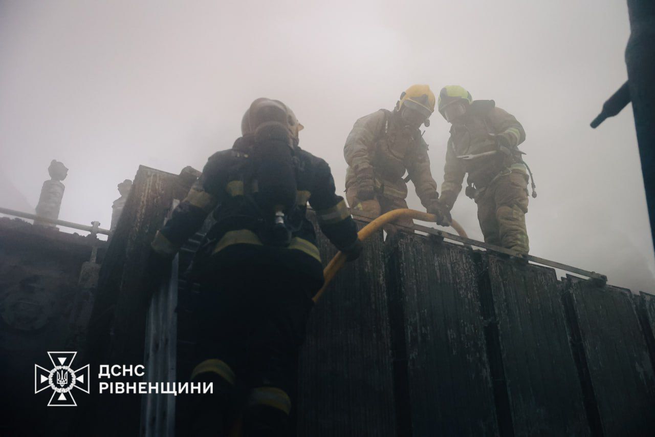 Повреждены дома и инфраструктура, есть погибший и раненые: войска РФ атаковали Ровенскую и Хмельницкую области. Фото