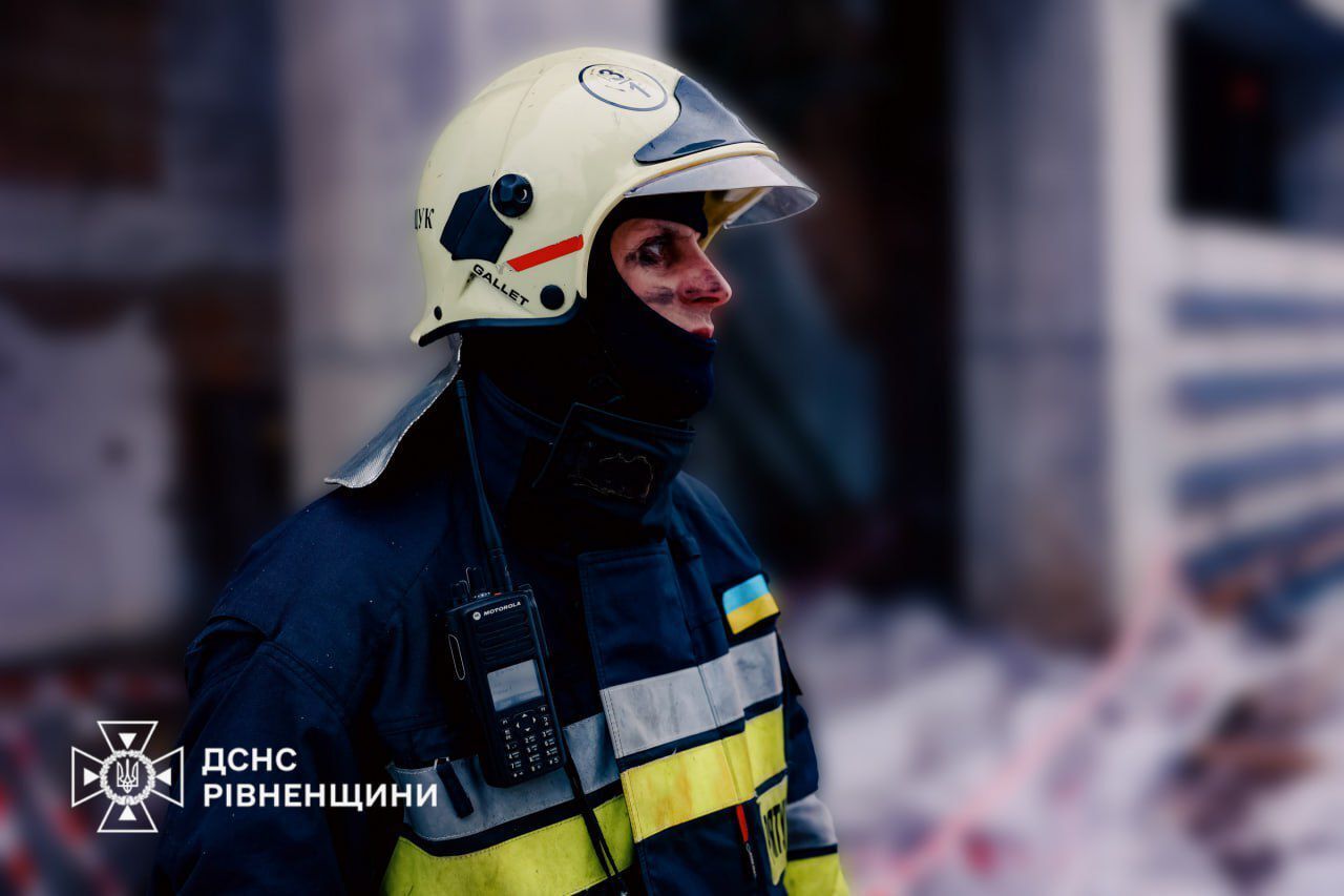 Повреждены дома и инфраструктура, есть погибший и раненые: войска РФ атаковали Ровенскую и Хмельницкую области. Фото