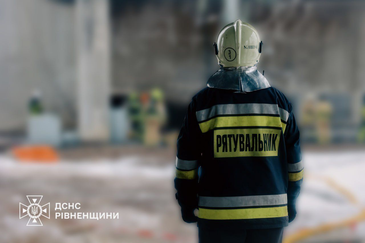 Повреждены дома и инфраструктура, есть погибший и раненые: войска РФ атаковали Ровенскую и Хмельницкую области. Фото