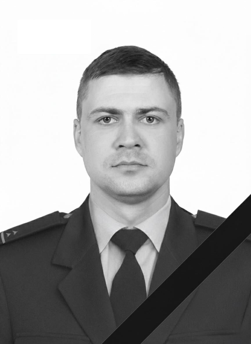 Бесстрашно бросился в огонь ради спасения других: в результате российского удара Украина потеряла спасателя Михаила Проценко. Фото