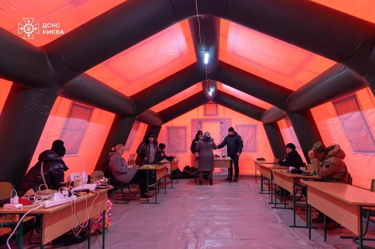 "Ближайшие дни будут тяжелыми": в Киеве разворачивают дополнительные Пункты несокрушимости в каждом районе