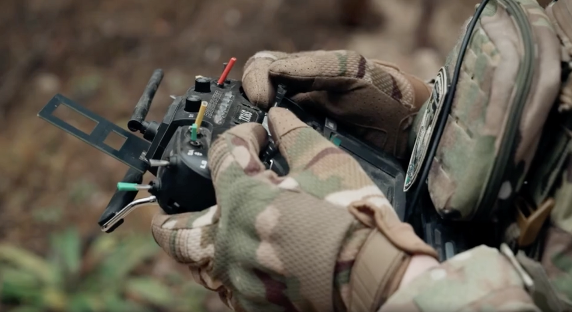 Современная война опирается на технологии: как спецоперации СБУ вдохновляют школьников изучать и осваивать дроны. Видео