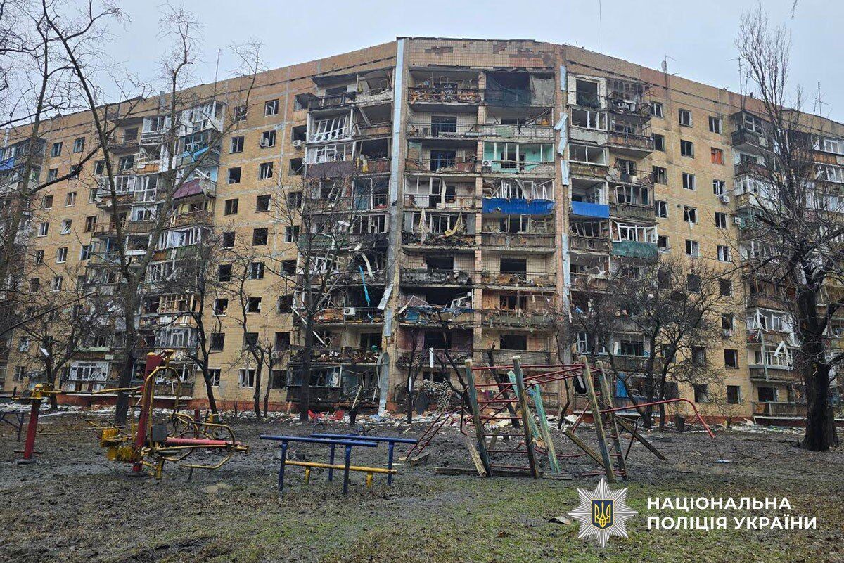 Окупанти скинули КАБи на Краматорськ: поліція показала перші хвилини після ударів по багатоповерхівках. Відео, Фото