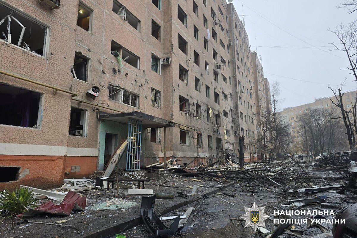 Окупанти скинули КАБи на Краматорськ: поліція показала перші хвилини після ударів по багатоповерхівках. Відео, Фото