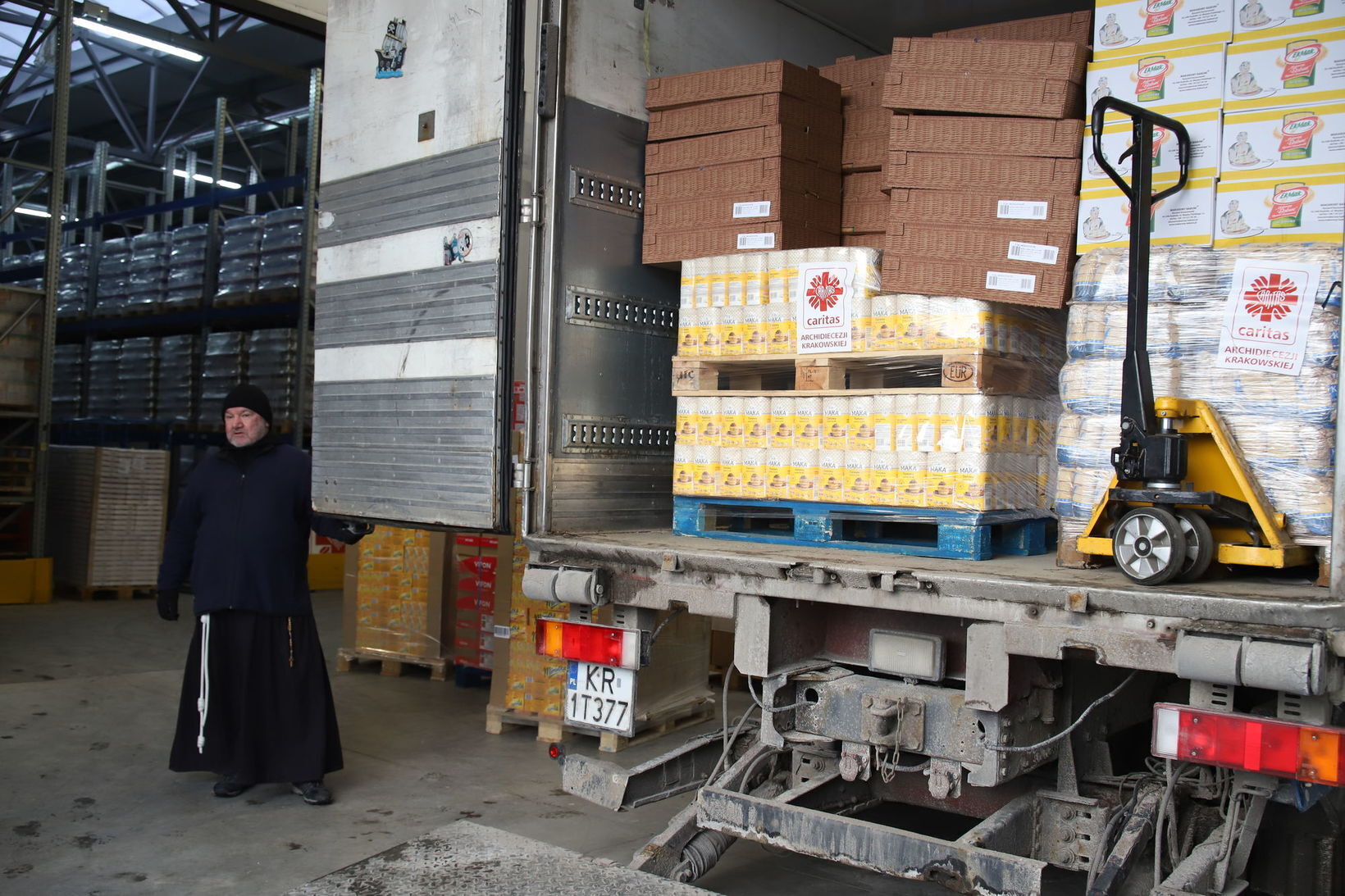 Генераторы, обогреватели и деньги для Киева: глава УГКЦ поблагодарил Польшу за помощь. Фото