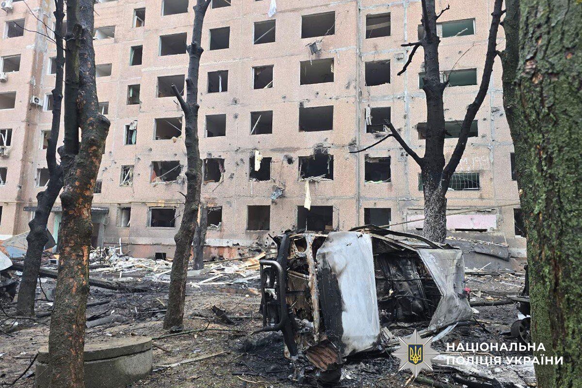 Окупанти скинули КАБи на Краматорськ: поліція показала перші хвилини після ударів по багатоповерхівках. Відео, Фото