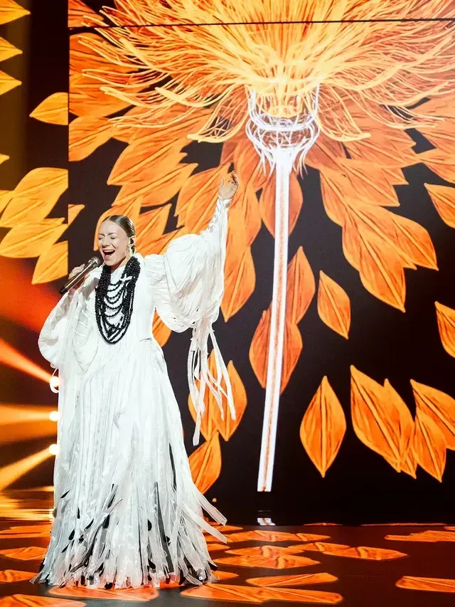 Співає українською іноземцям, але не може осісти на Батьківщині: що відомо про LELÉKA, яка представить Україну на Євробаченні 2026