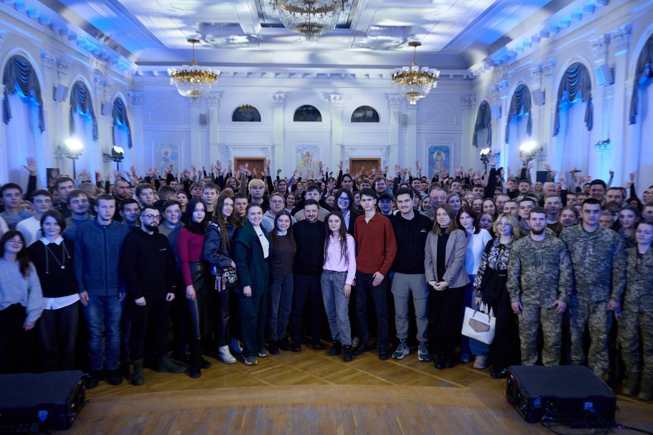 Украина получит 150 самолетов Gripen и 100 Rafale, –Зеленский