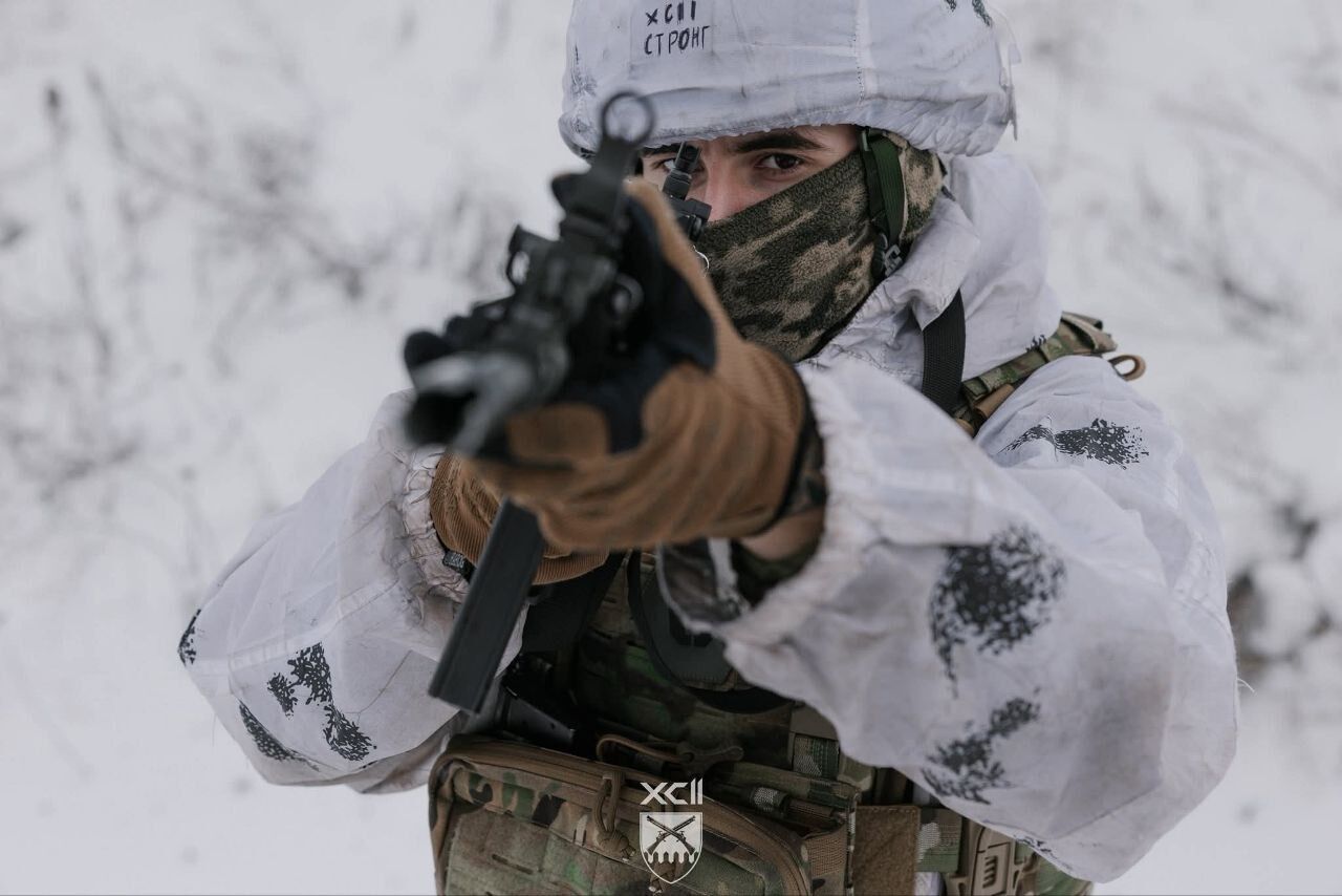 Это про характер, выдержку и команду: в ВСУ показали занятия на полигоне для контрактников 18-24. Фото