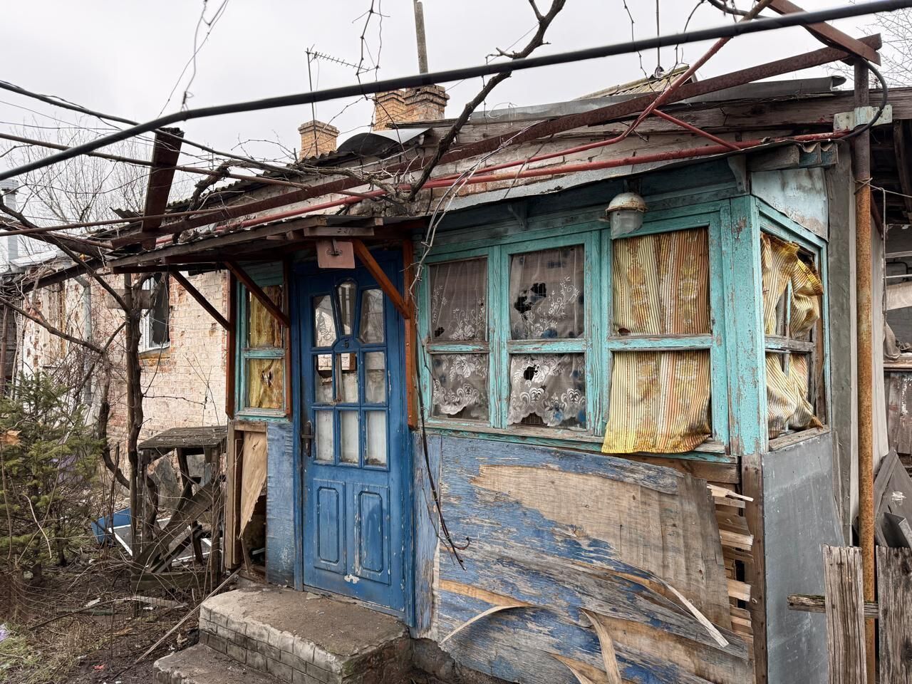 Россия атаковала Днепропетровскую область: повреждены дома, среди пострадавших – девушка. Фото