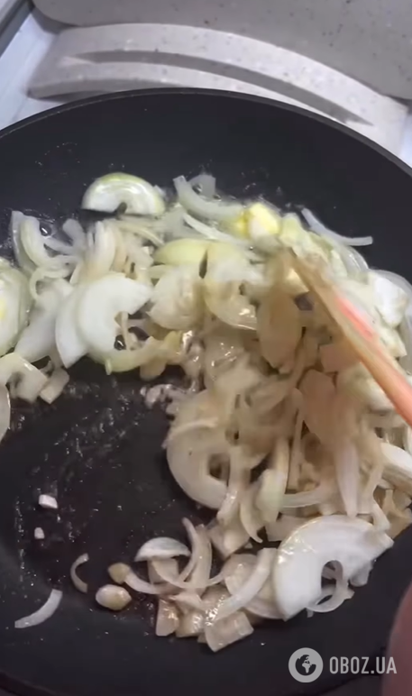 Як потушкувати соковиту печінку на сковорідці: просто тане у роті