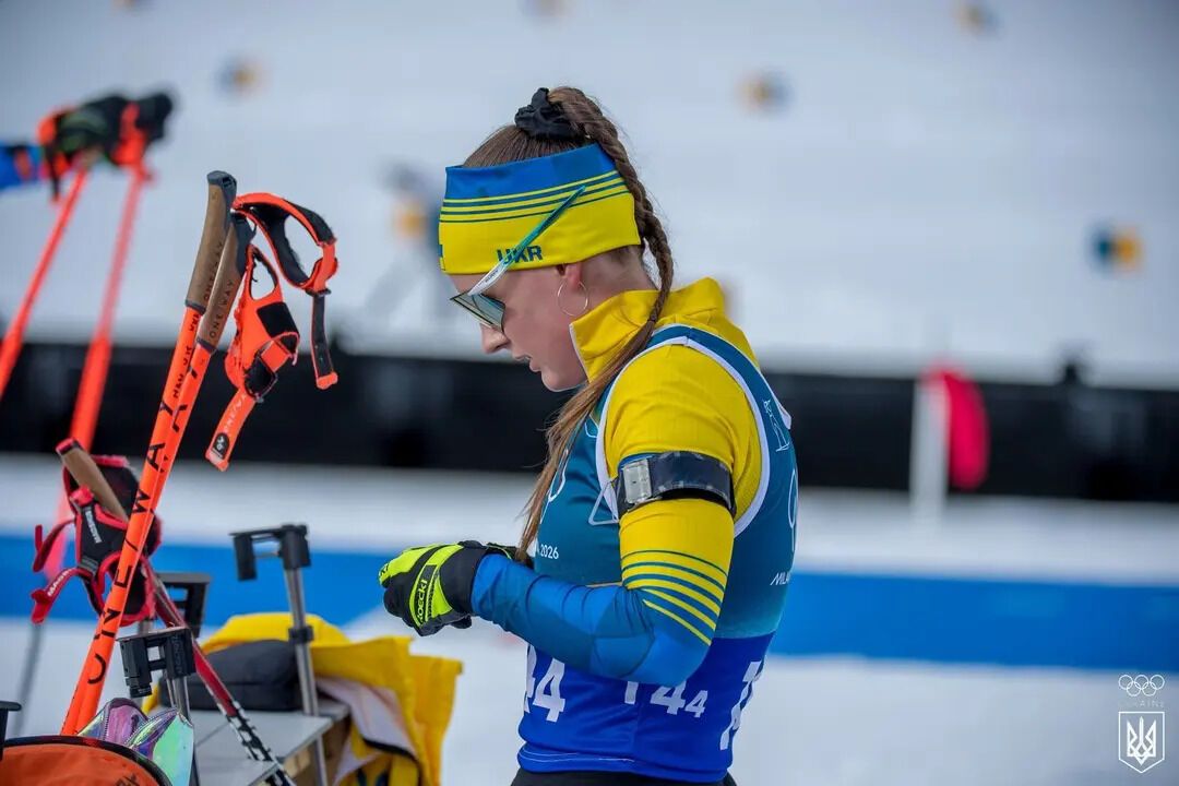 "Полетела щучкой": украинская биатлонистка упала во время смешанной эстафеты на Олимпиаде-2026 и боялась "поймать блэкаут"