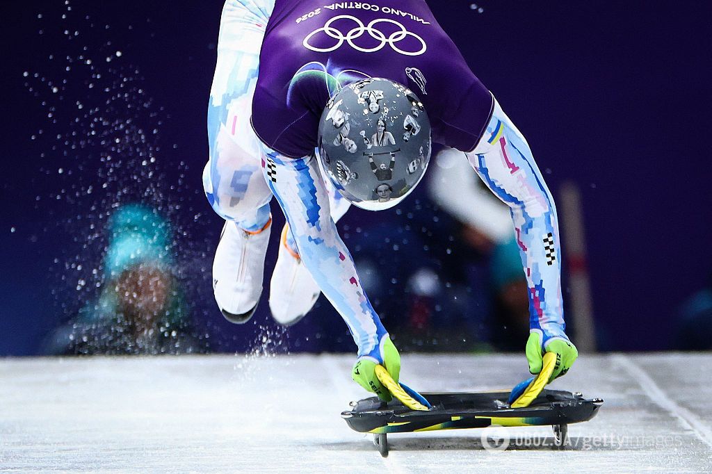 Лидер сборной получил замечание на ОИ за шлем с фото убитых армией РФ украинцев: кто изображен на экипировке