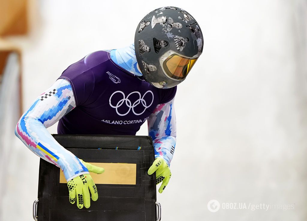 Лидер сборной получил замечание на ОИ за шлем с фото убитых армией РФ украинцев: кто изображен на экипировке