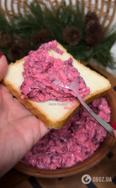 Смачнй майонезний салат з буряка: додайте плавлений сир та часник