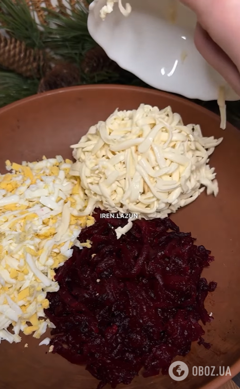 Смачнй майонезний салат з буряка: додайте плавлений сир та часник