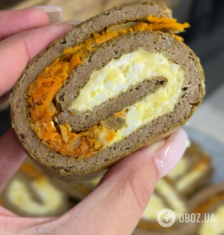 Замість звичайного торта: як приготувати лінивий печінковий рулет з начинкою