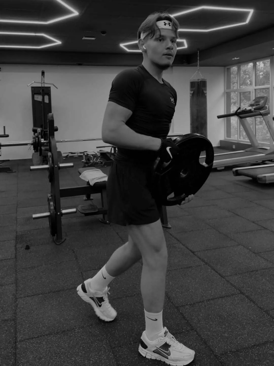 В 24 года весил 143 кг: харьковчанин с четвертой стадией ожирения похудел вдвое и объяснил, как есть все и не толстеть