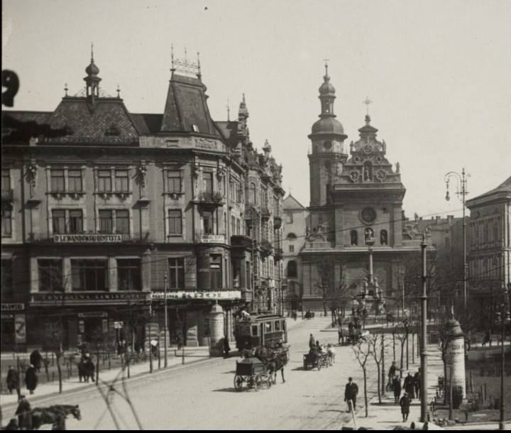 Львів у 30-х роках: у мережі показали архівні фото