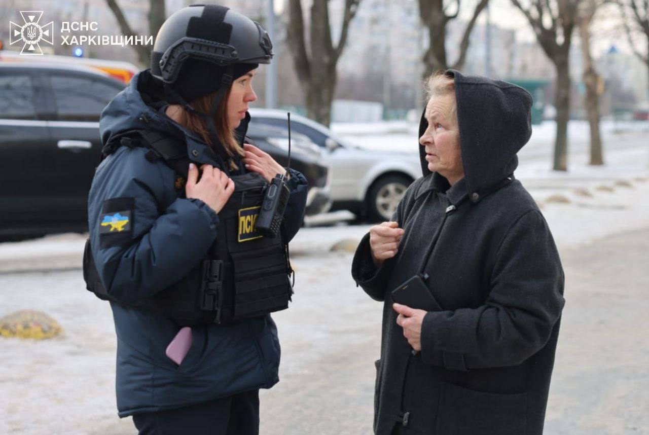 Враг коварно ударил по Харькову: есть попадания по парку, админзданию и общежитию, пострадали люди. Фото