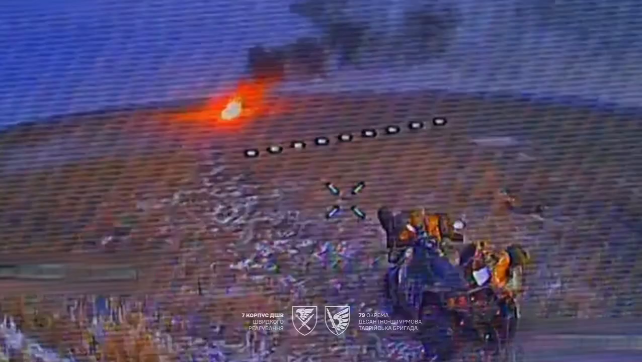 Оккупанты на квадроциклах пытаются окружить ВСУ в районе Мирнограда: военные рассказали, что происходит. Видео