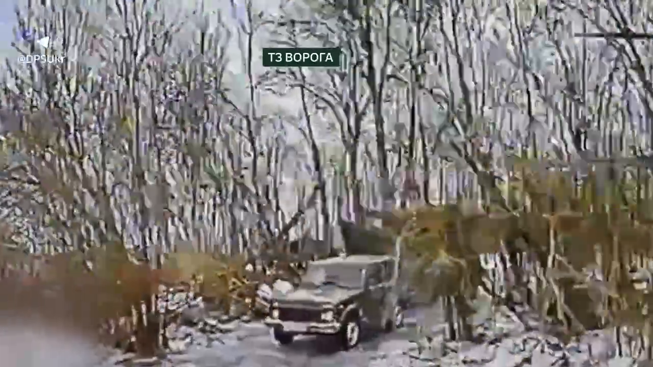 Пограничники поразили вражеский склад горючего, антенну связи и технику. Видео