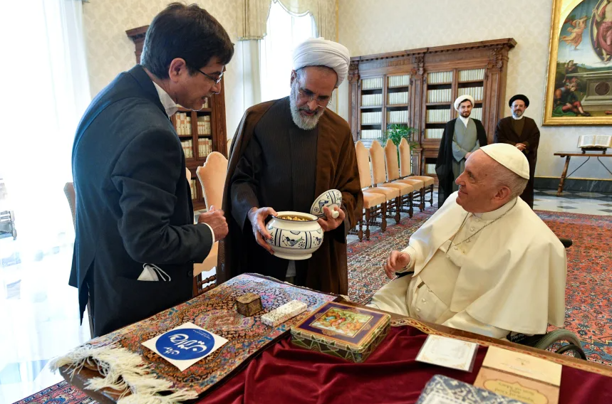 Кто временно будет исполнять обязанности верховного лидера Ирана: медиа назвали имя