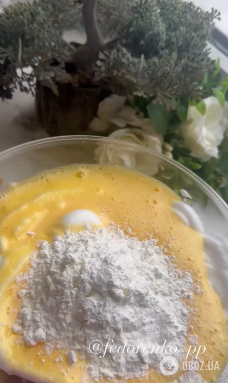 Воздушный сладкий рулет с банановой начинкой: как приготовить