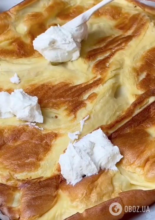 Смачніше за будь-який торт: легкий фінський млинець із ніжним сирним кремом і ягодами