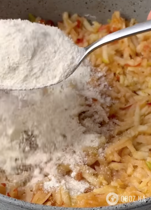 Насипний яблучний пиріг без тіста: найпростіший рецепт смачного домашнього десерту