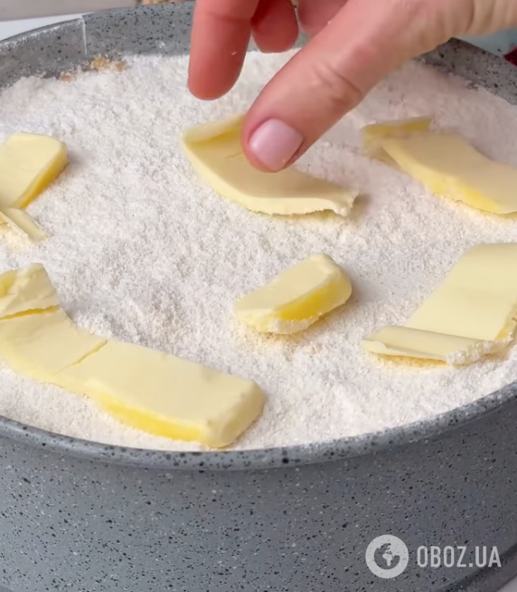 Насипний яблучний пиріг без тіста: найпростіший рецепт смачного домашнього десерту