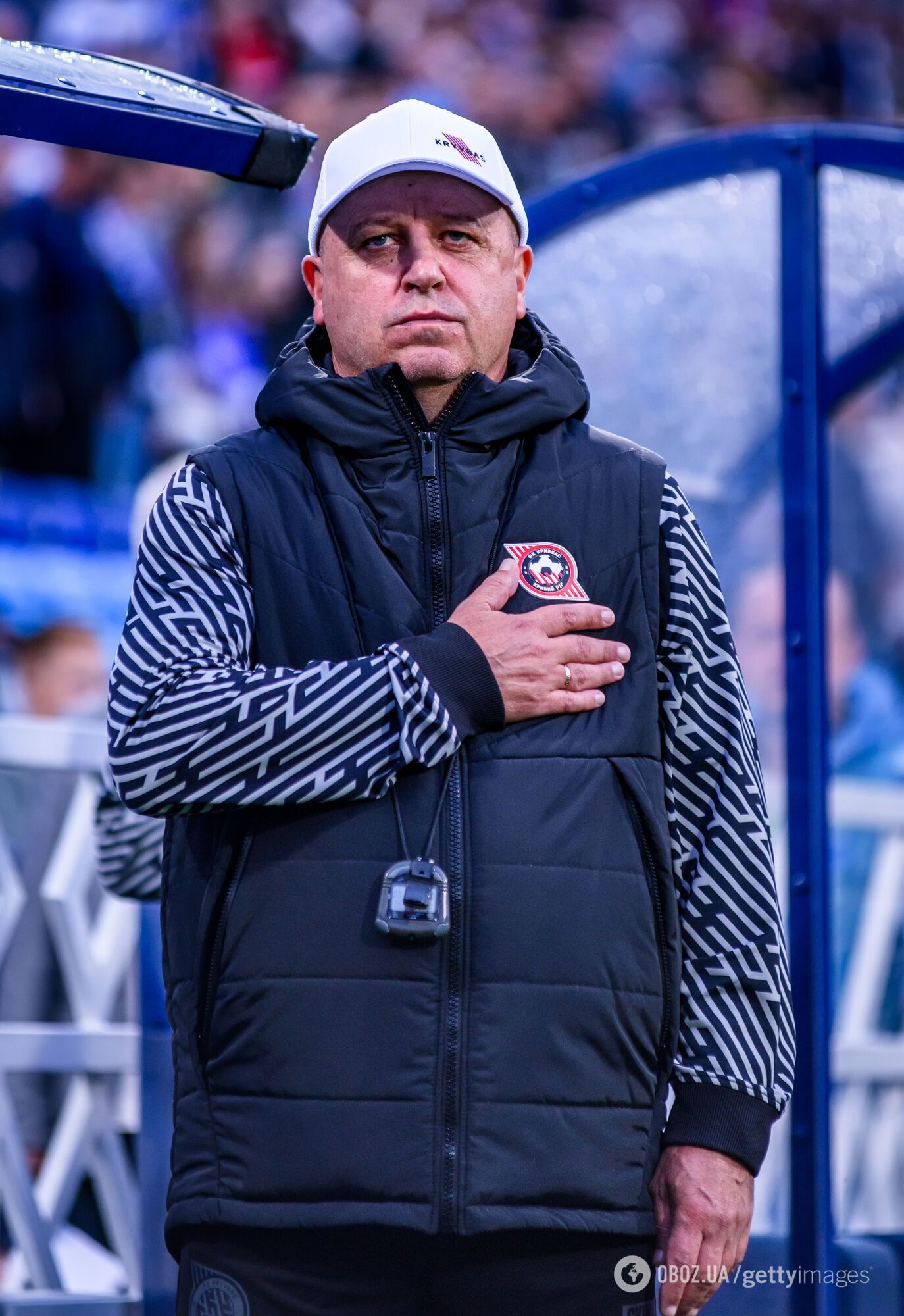 Знаменитый украинский тренер, воевавший в ВСУ, пожал руку пособнику российских оккупантов. Видео