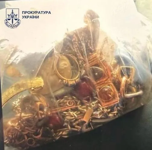 У Києві "співробітники СБУ" видурили у пенсіонерок майже 9 млн грн: "перевіряли" гроші на зв'язок з РФ. Подробиці та відео