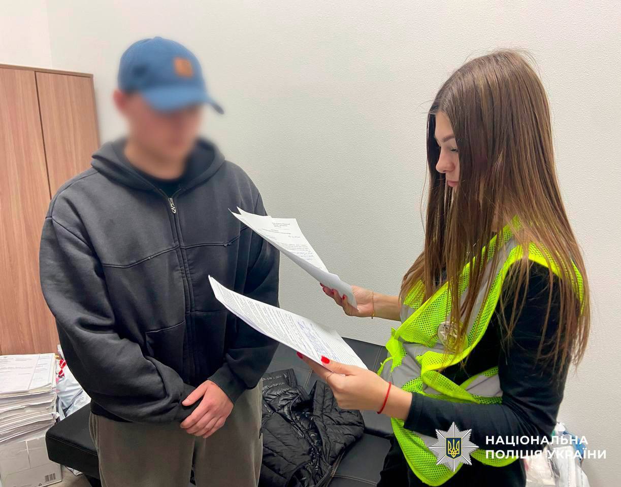 У Києві "співробітники СБУ" видурили у пенсіонерок майже 9 млн грн: "перевіряли" гроші на зв'язок з РФ. Подробиці та відео