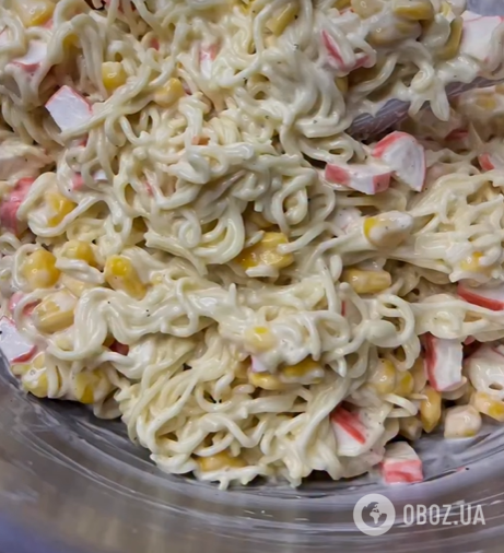 Очень вкусный и бюджетный салат из мивины: готовится элементарно