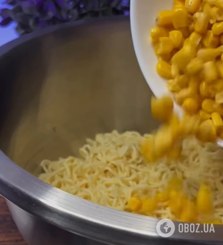 Очень вкусный и бюджетный салат из мивины: готовится элементарно