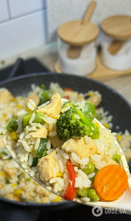 Як смачно приготувати рис з куркою на сковорідці: ідеальний варіант для обіду або вечері