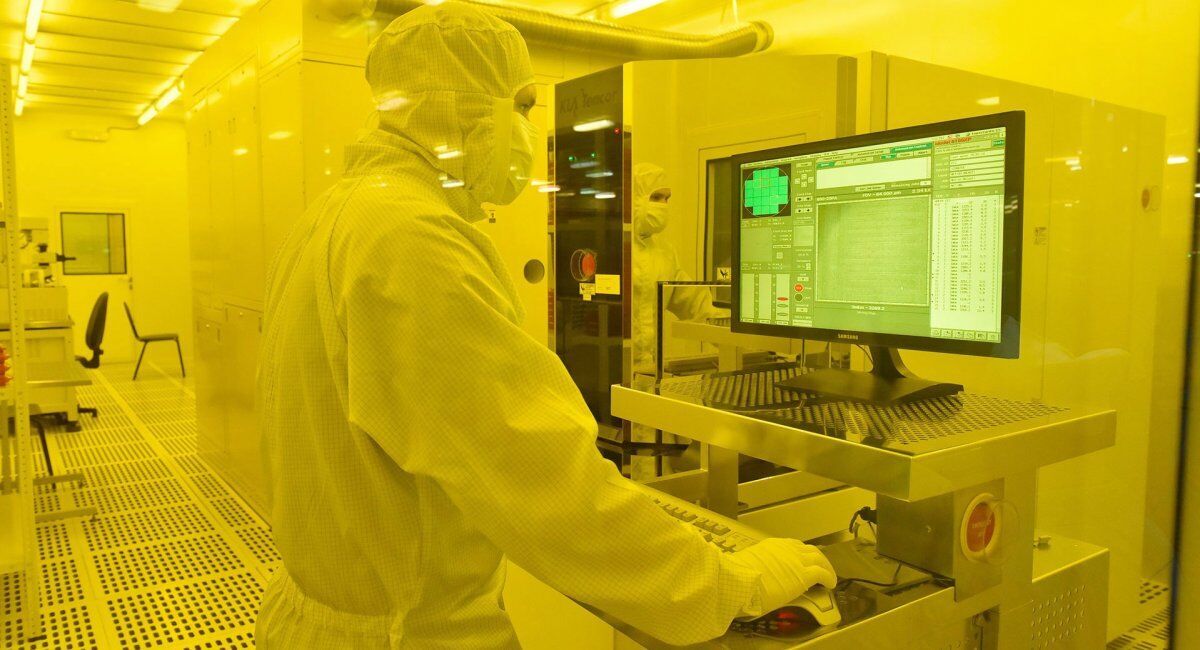 Удар по російському виробництву ракет: що за завод електроніки уразили ЗСУ в Брянську. Фото і відео