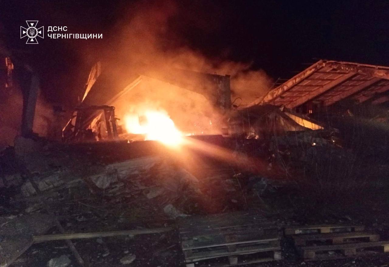 Росія атакувала Україну ударними дронами: сили ППО знешкодили 90 з 99 повітряних цілей