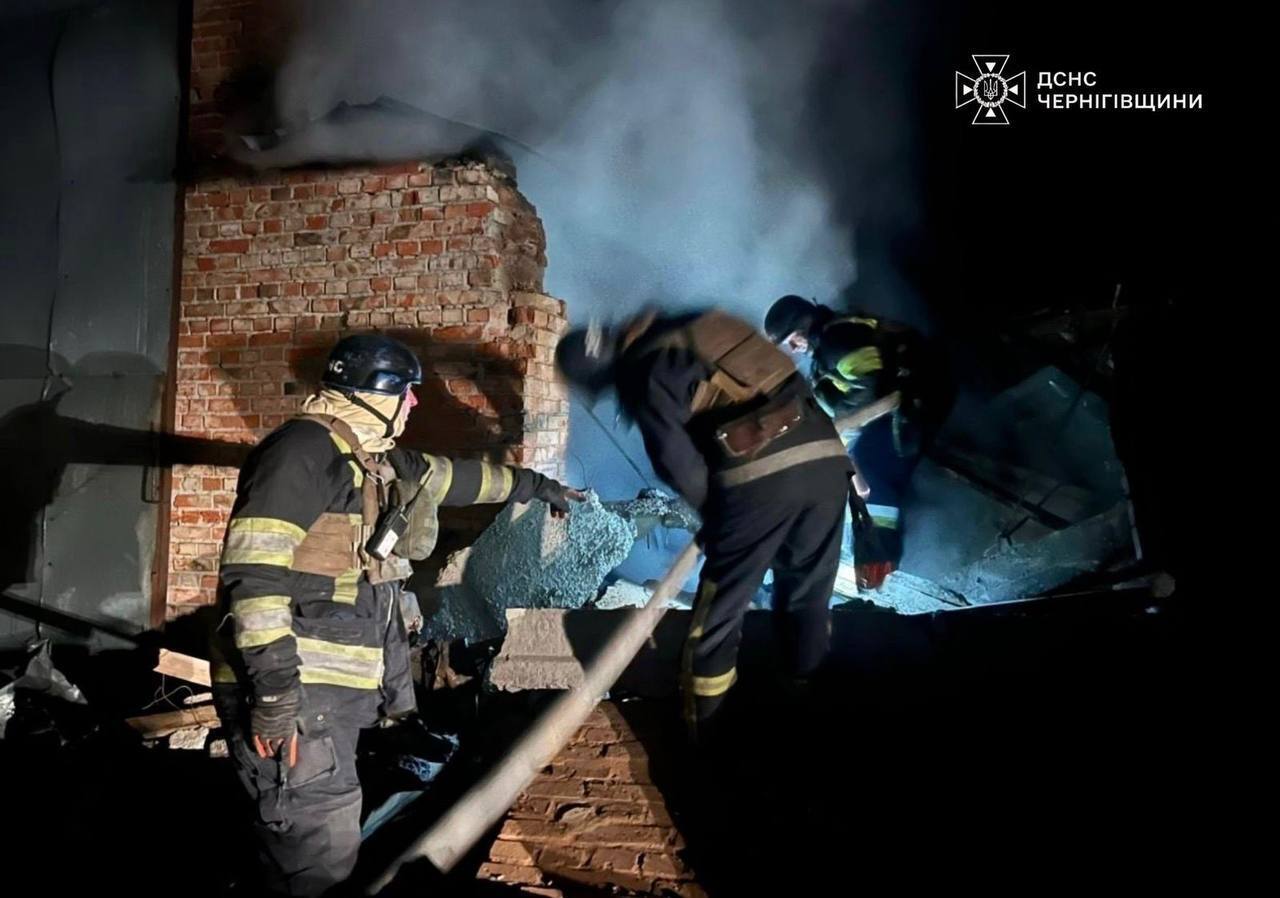 Росія атакувала Україну ударними дронами: сили ППО знешкодили 90 з 99 повітряних цілей