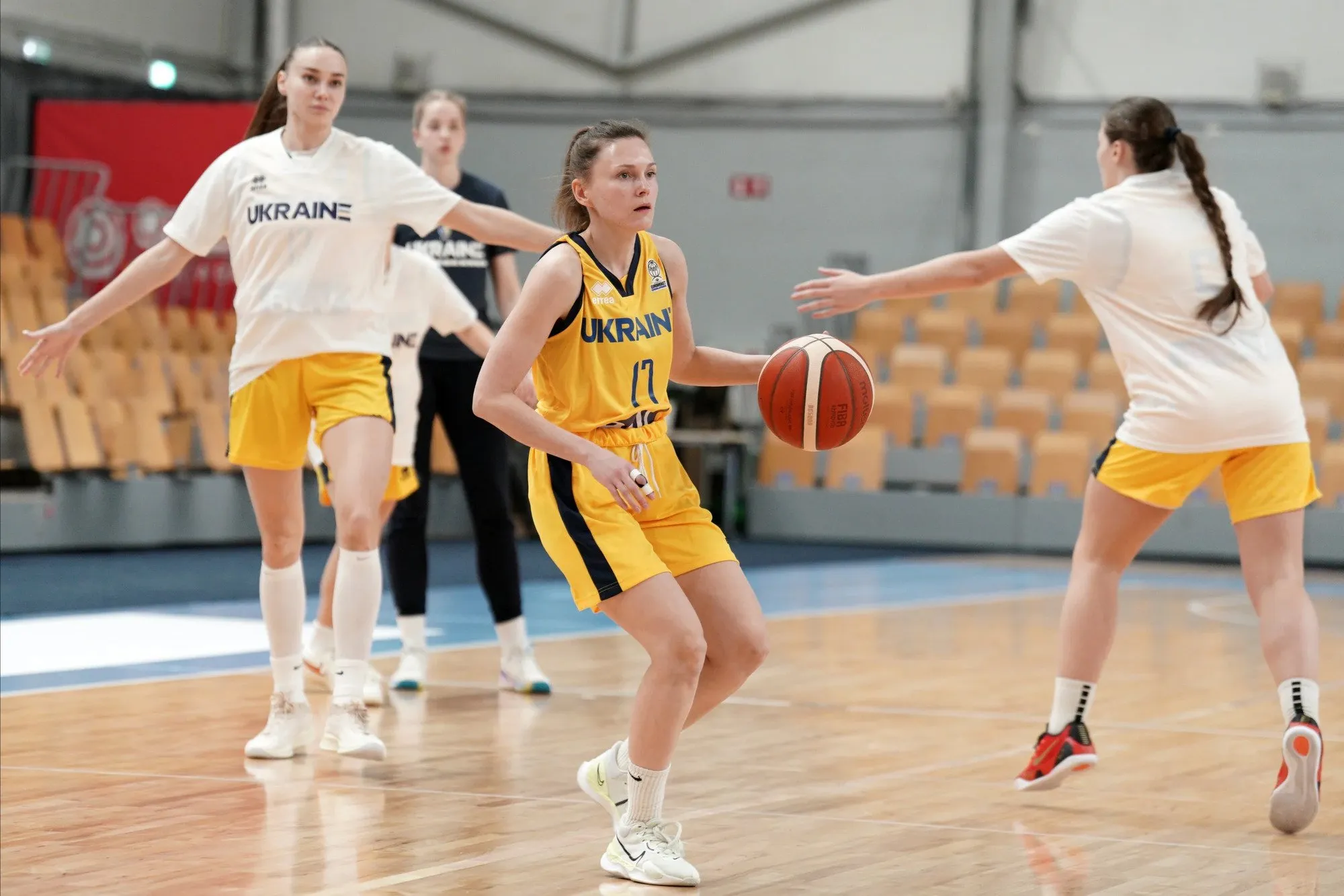 "Залетало абсолютно все": защитница сборной Украины назвала ключевые ошибки в матче с Черногорией и рассказала, о чем просил тренер