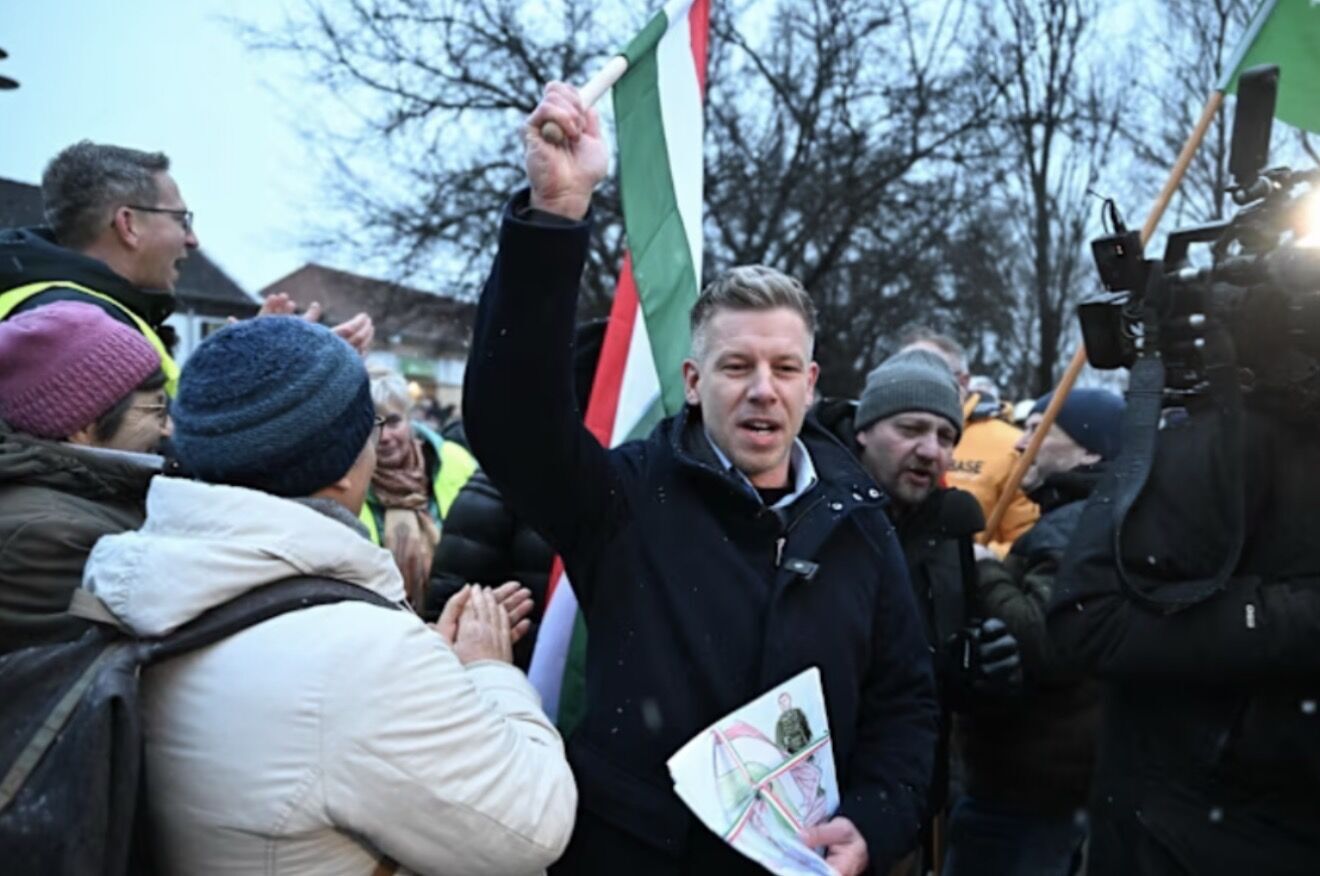 Операцией руководит Кириенко: в FT раскрыли, как Кремль пытается спасти рейтинг Орбана