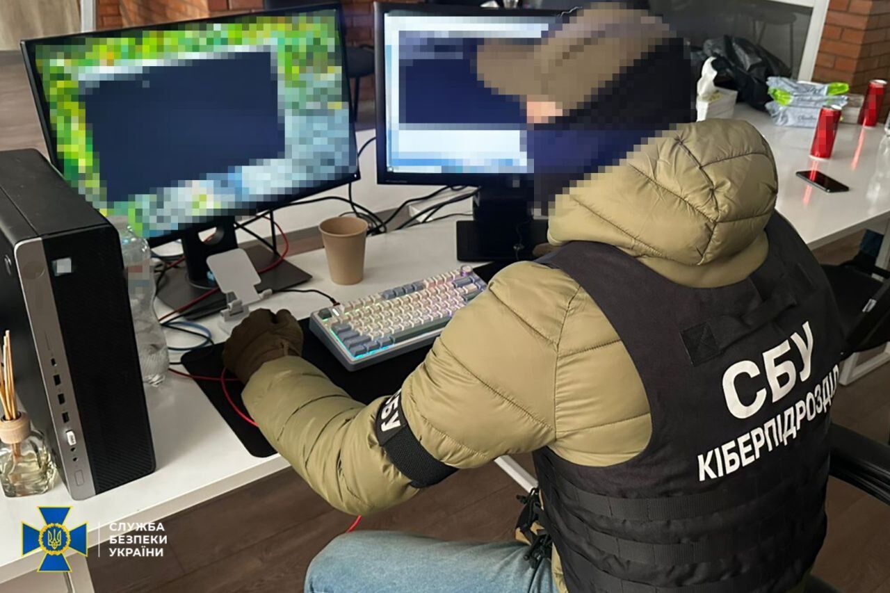 У Києві викрили шахраїв, які займалися легалізацією іноземців у країнах ЄС. Подробиці та фото