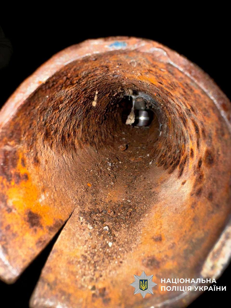 У Києві чоловік через ревнощі до дружини посеред вулиці намагався вбити знайомого. Подробиці та фото