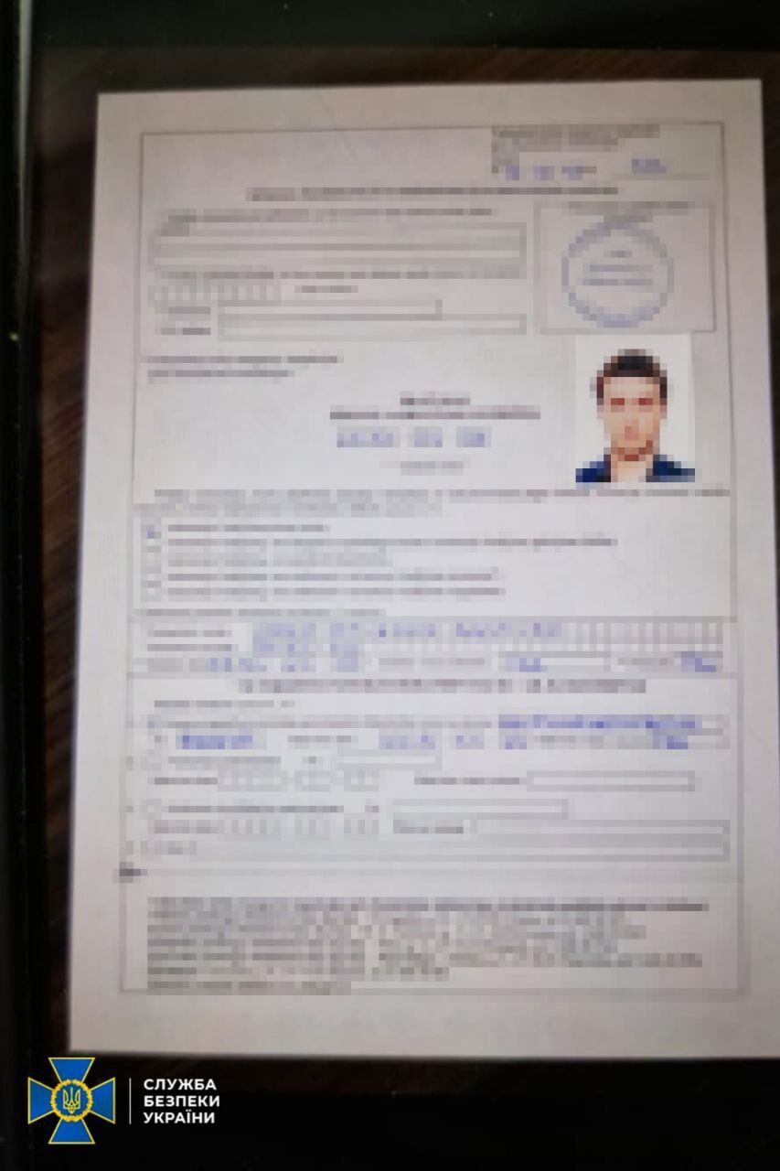 У Києві викрили шахраїв, які займалися легалізацією іноземців у країнах ЄС. Подробиці та фото