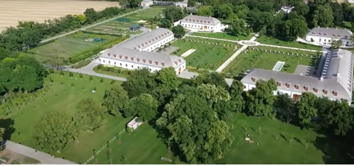 В Угорщині зняли недоторканність з депутата, який розкрив дані про таємний маєток Орбана