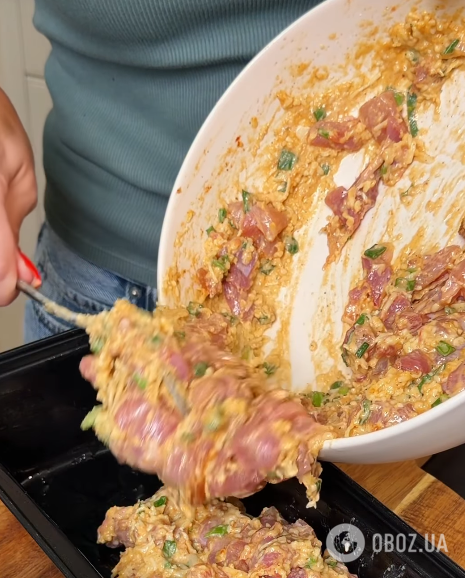 Вкусный куриный кекс с сыром и зеленью: идеальный вариант перекуса