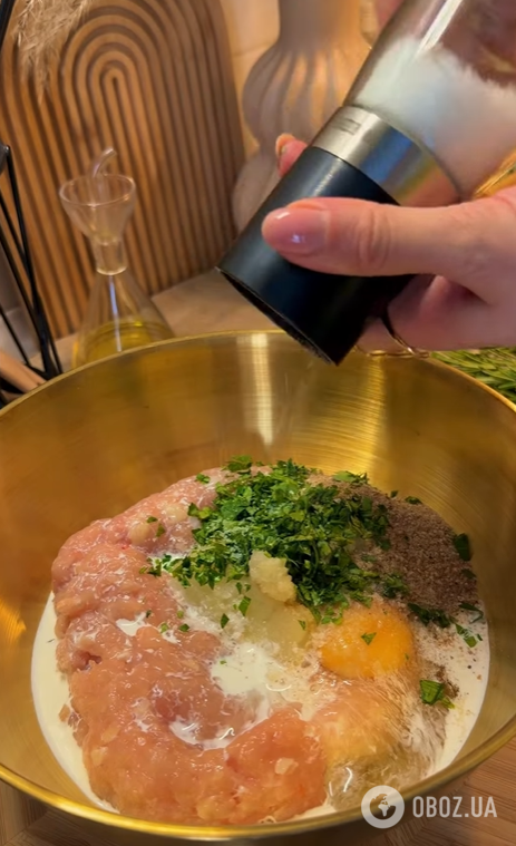 Сочные куриные котлеты с сыром на ужин: подавайте с любым гарниром