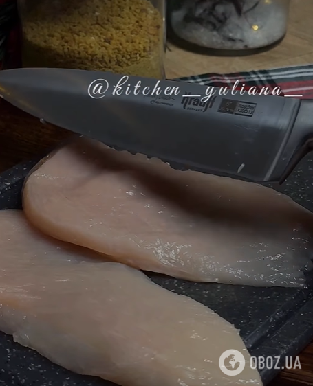 Соковиті курячі рулетики в хрусткому паніруванні: всередині сир та шинка